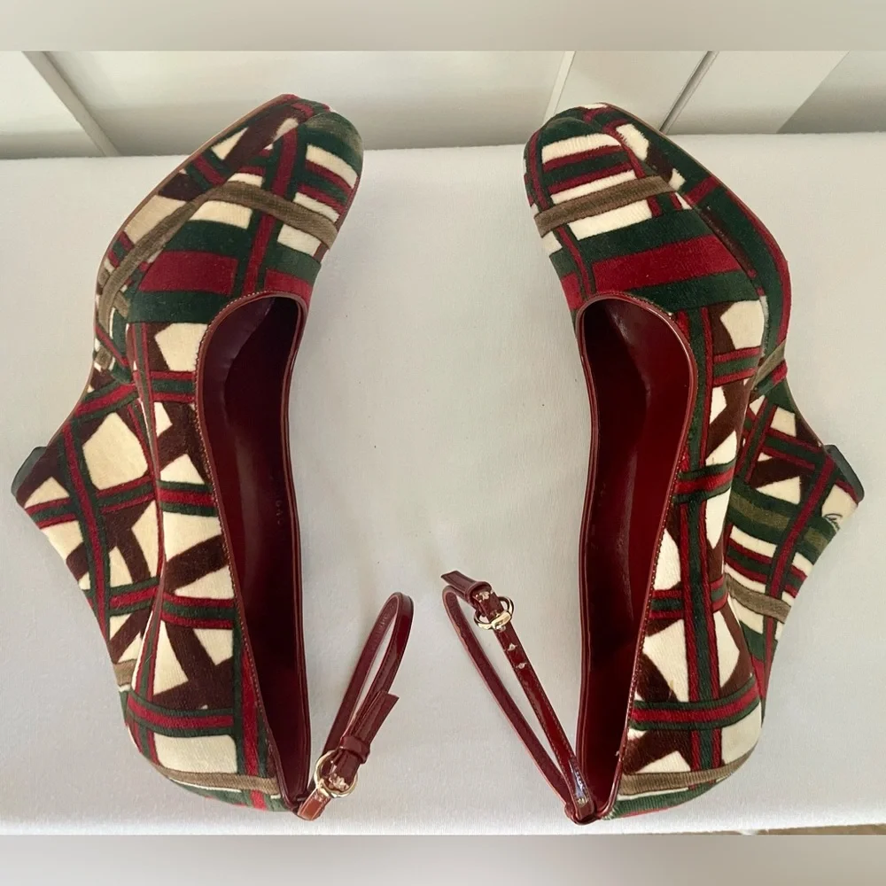 Gucci Velvet Web Ribbon wedges, ankle straps, red/white/green, 6.5b, box, EUC - Picture 11 of 16
